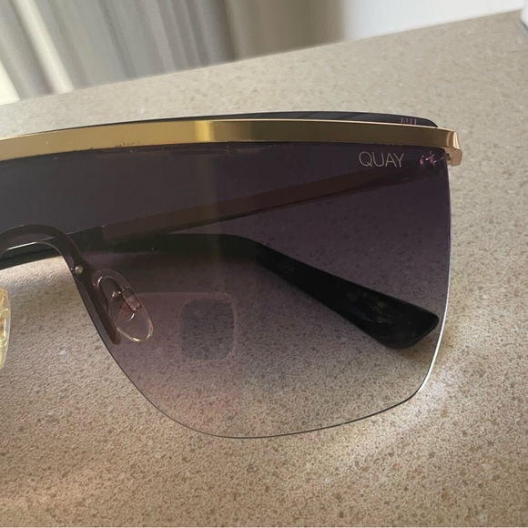 Quay Australia Sunglasses - Picture 2 of 3